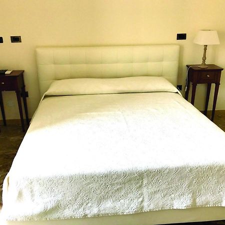 Elena Appartamento Peschiera del Garda Luaran gambar