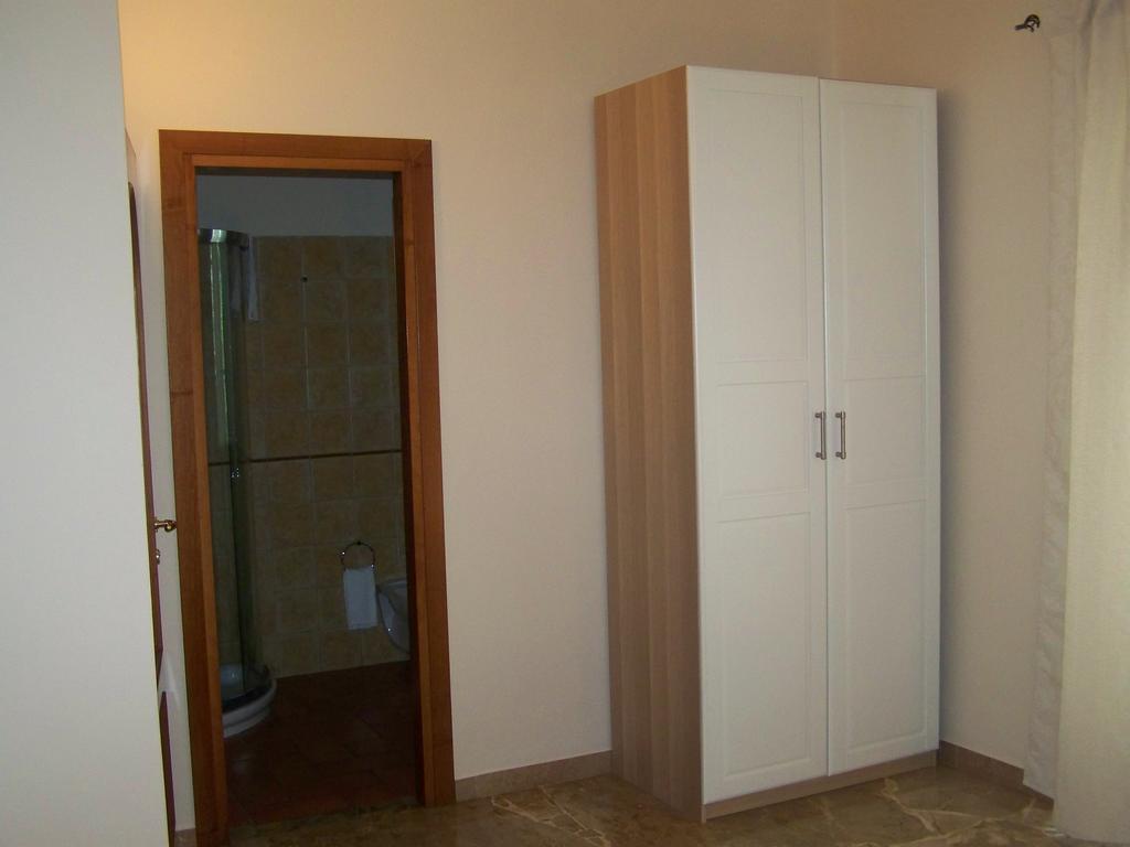 Elena Appartamento Peschiera del Garda Luaran gambar